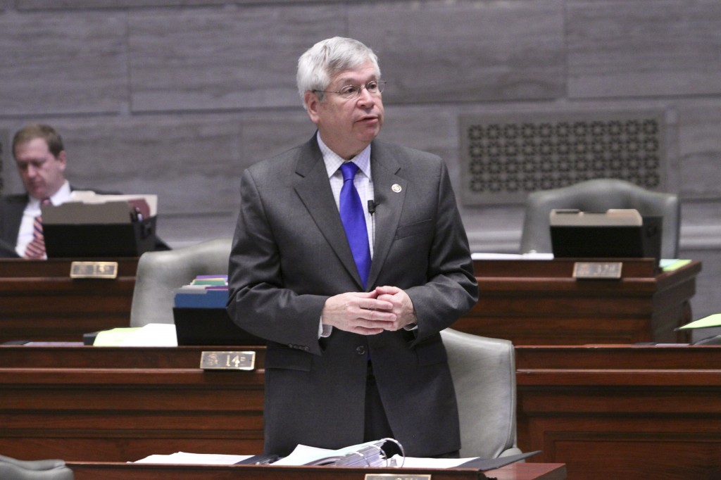 Wallingford speaking on the floor during session.