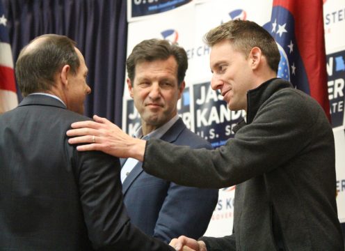 Jason Kander (right) shakes hands with Mayor Francis Slay (left) as Russ Carnahan looks on. (Travis Zimpfer/MISSOURI TIMES)