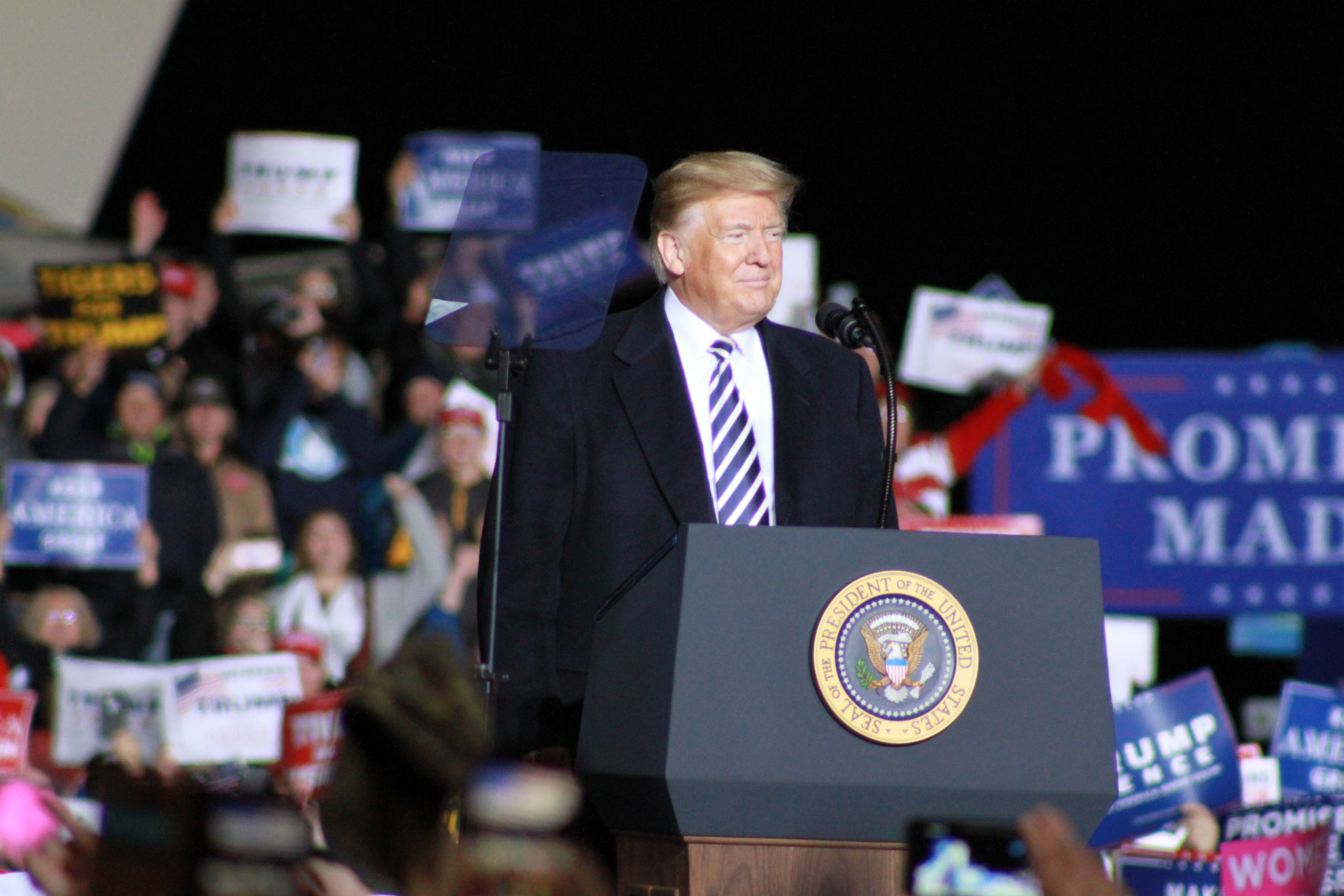 President Donald Trump speaks at a campaign rally for Republican U.S. Senate candidate Josh Hawley (ALISHA SHURR/THE MISSOURI TIMES.)