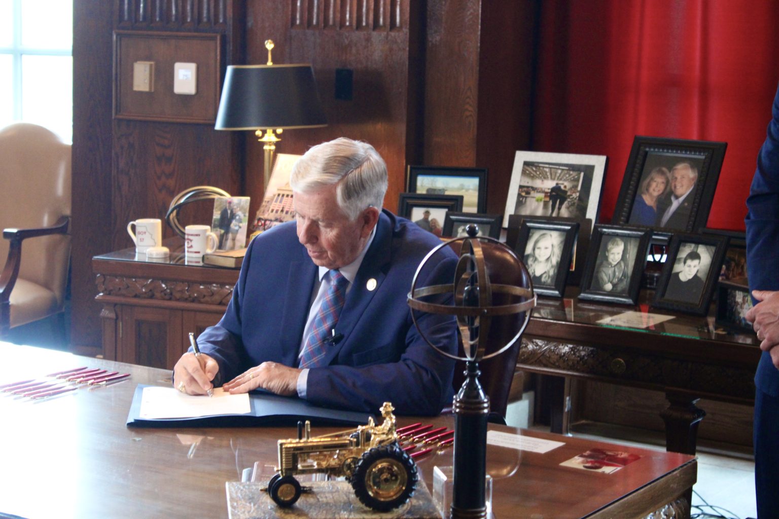 Governor Parson Signs SB 678, Increasing Kansas City Police Department